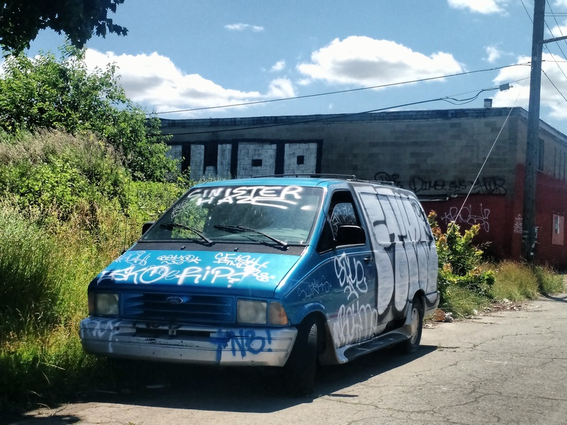 Illustration for article titled Abandoned Cars of Detroit. Pt IV